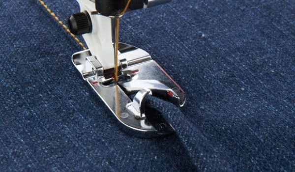 Mynd af Skyrtusaumsfótur 9mm Husqvarna*