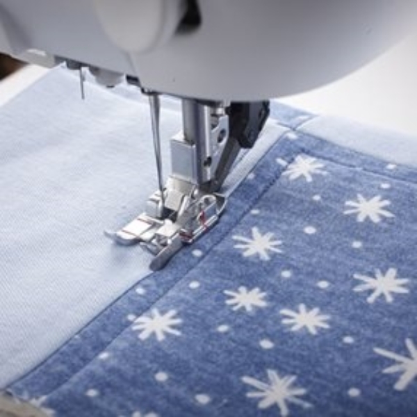 Mynd af Bútasaumsfótur með hliðarstýringu Pfaff*