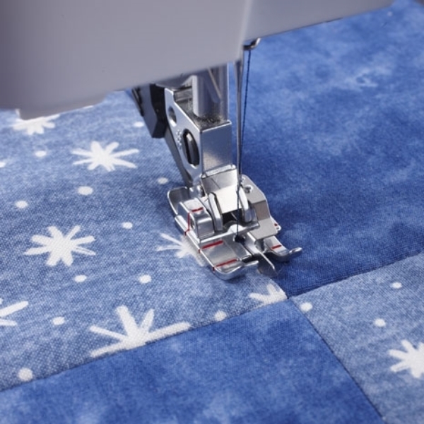 Mynd af Bútasaumsfótur með miðju stýringu Pfaff*