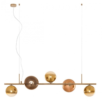 Mynd af Roy hangandi